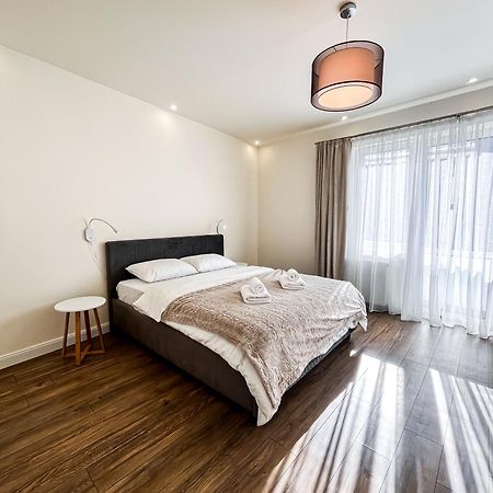 La Teatru - 2Bd Apartment Near Theatre And Old Town Braşov Esterno foto