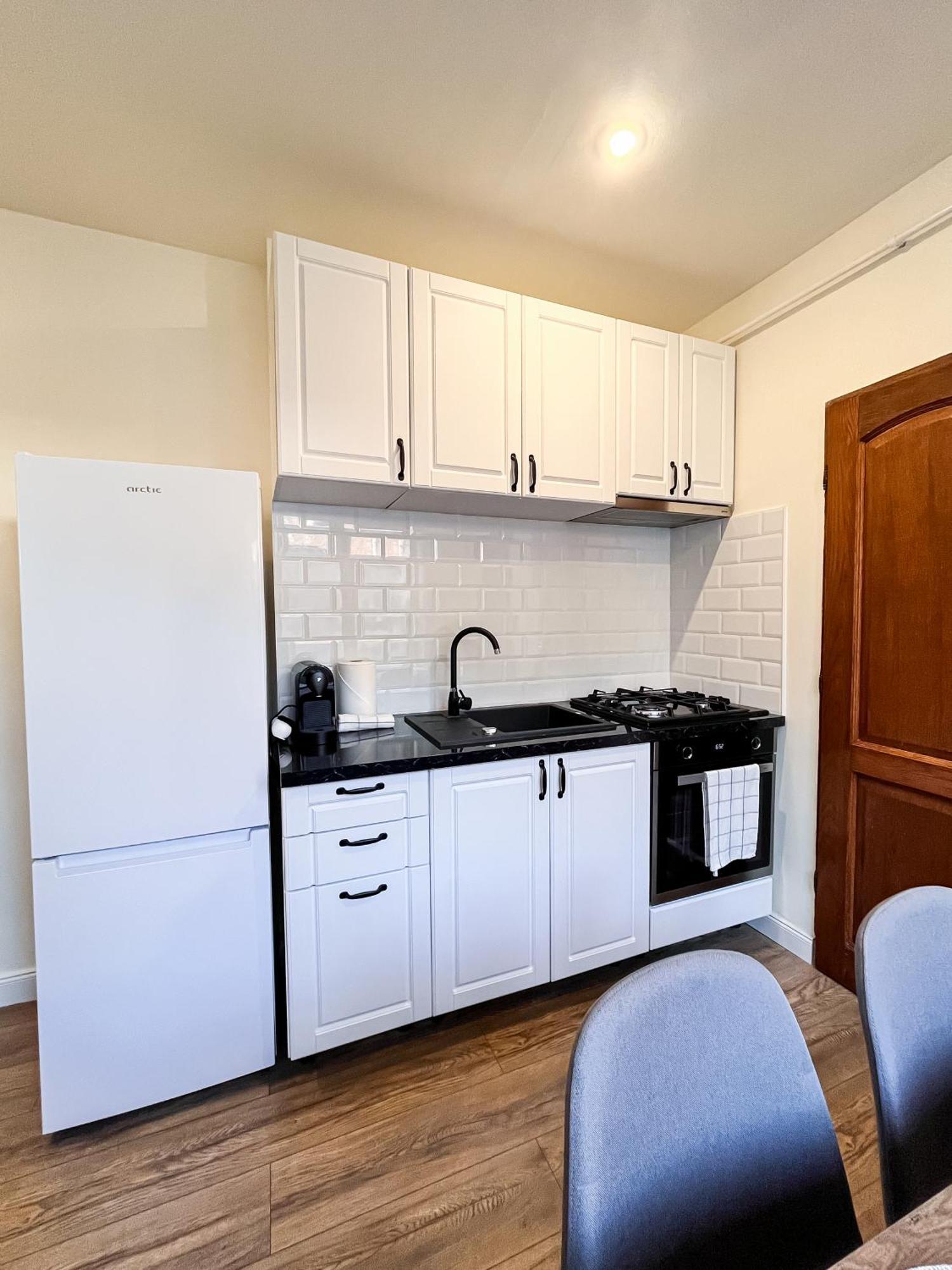 La Teatru - 2Bd Apartment Near Theatre And Old Town Braşov Esterno foto