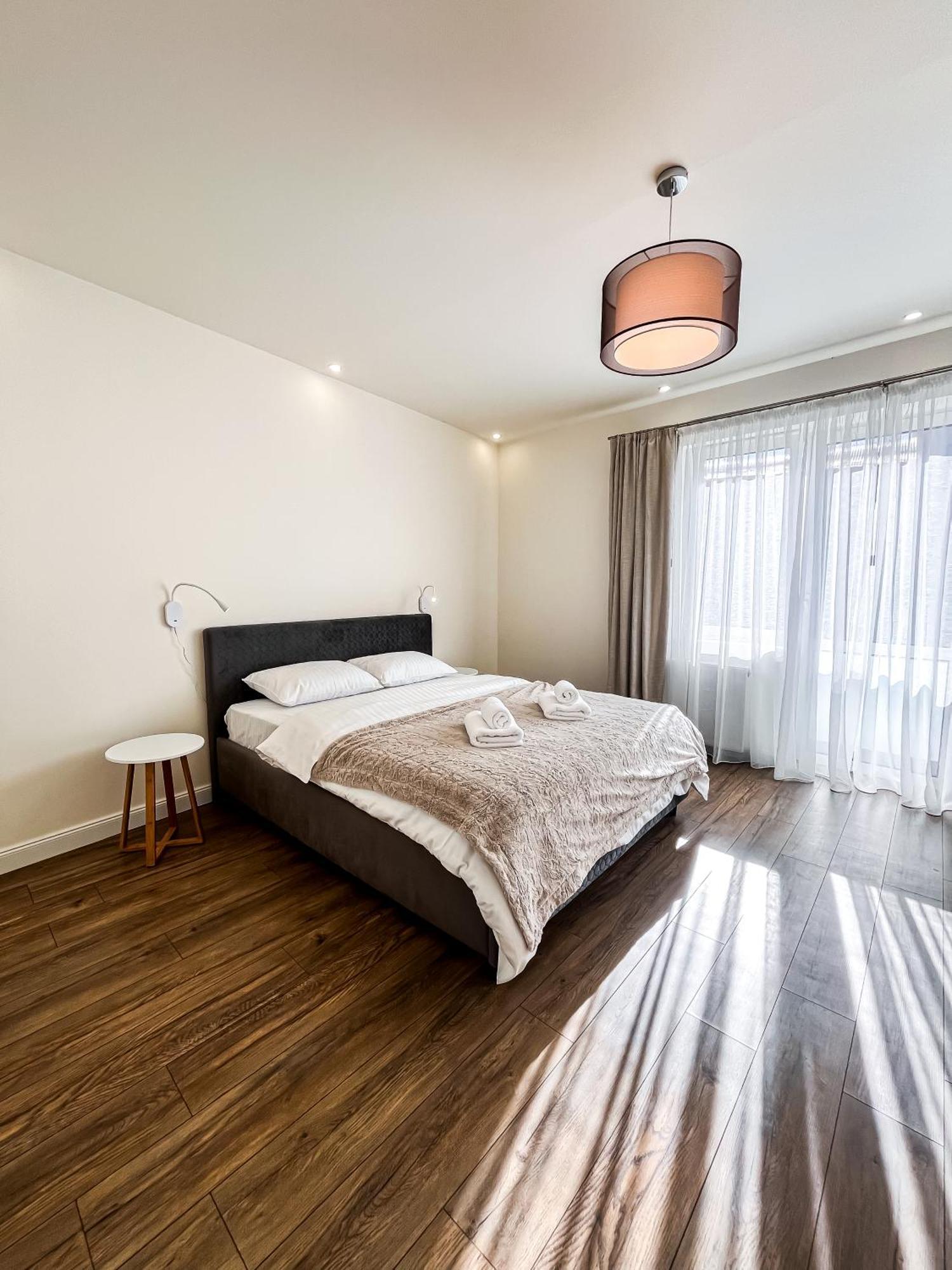 La Teatru - 2Bd Apartment Near Theatre And Old Town Braşov Esterno foto